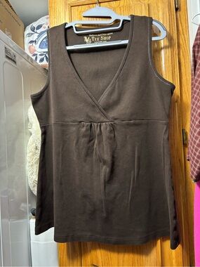 VS Tee Shop Women’s Brown V-Neck Sleeveless Tank Top